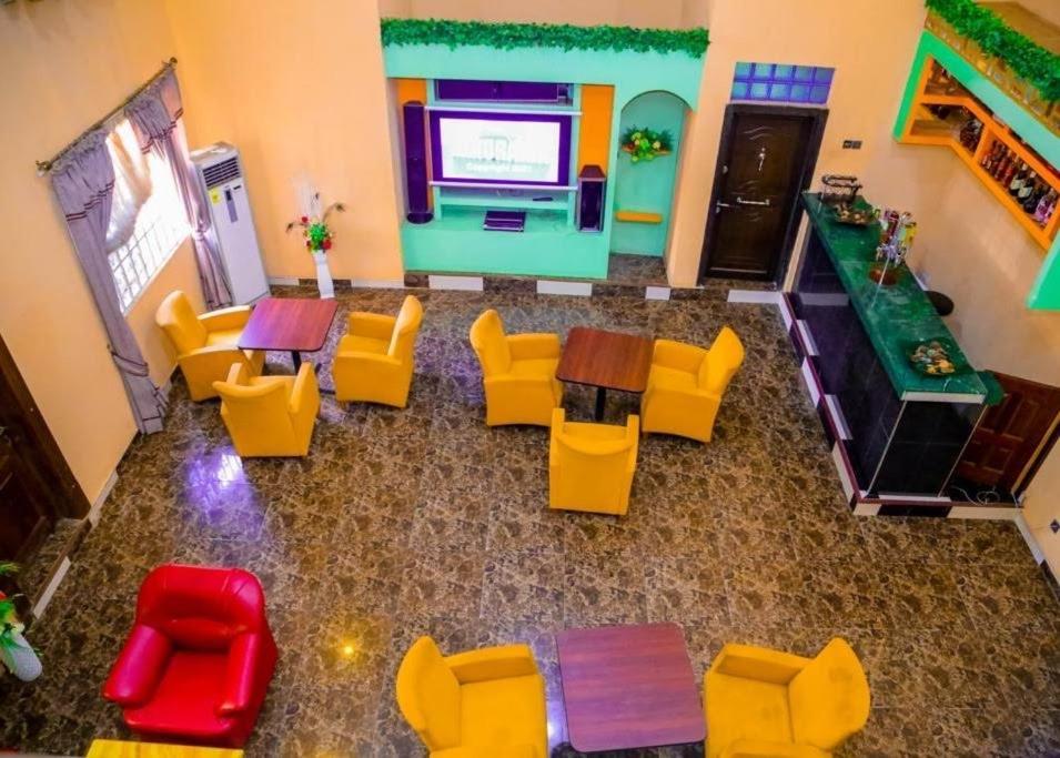 Dc Ambassadors Hotel Dawhwenya Экстерьер фото