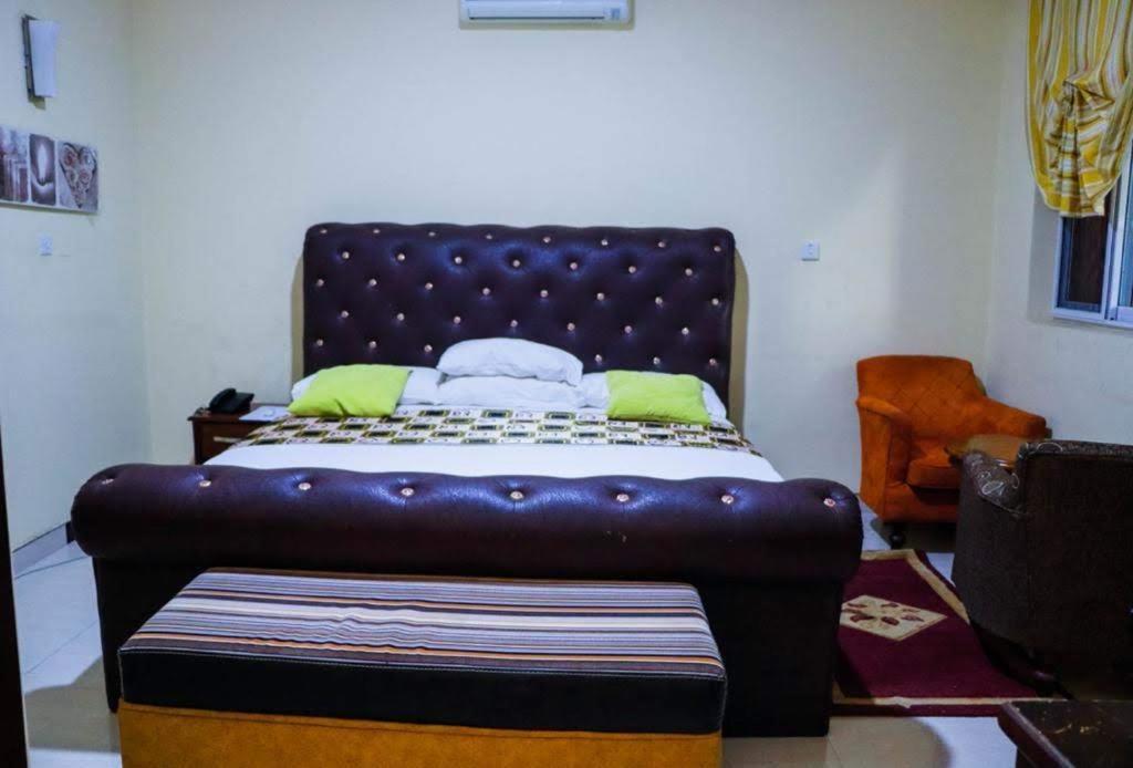 Dc Ambassadors Hotel Dawhwenya Экстерьер фото