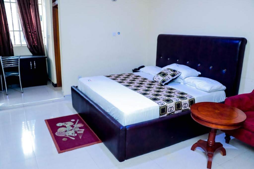 Dc Ambassadors Hotel Dawhwenya Экстерьер фото